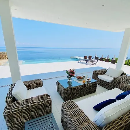 Prestige Au Bord De L'eau-