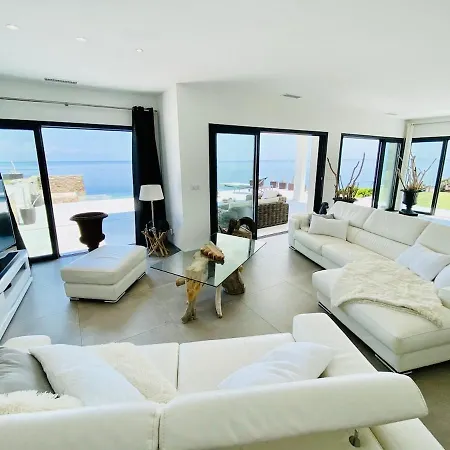 Prestige Au Bord De L'eau-