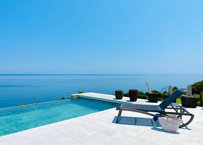 Villa Prestige Au Bord De L'eau- *