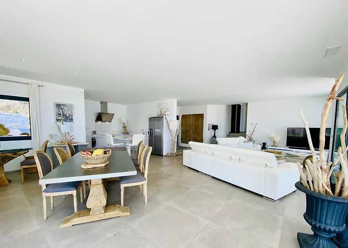 Prestige Au Bord De L'eau-