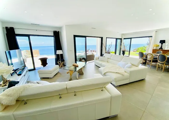 Villa Prestige Au Bord De L'eau- *